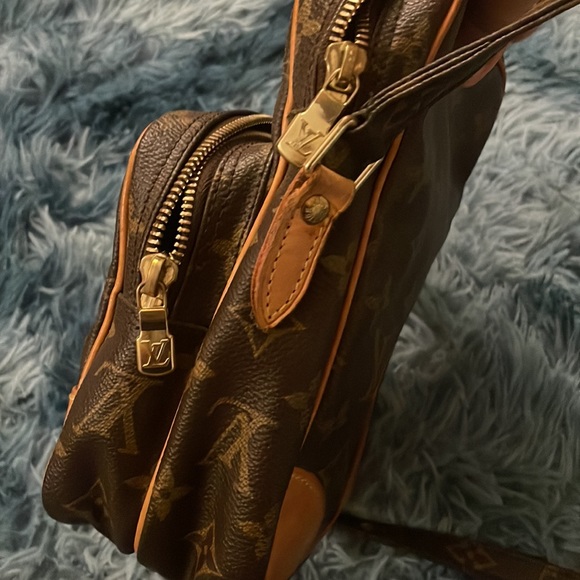 Louis Vuitton Monogram Amazon Bag - Picture 8 of 11